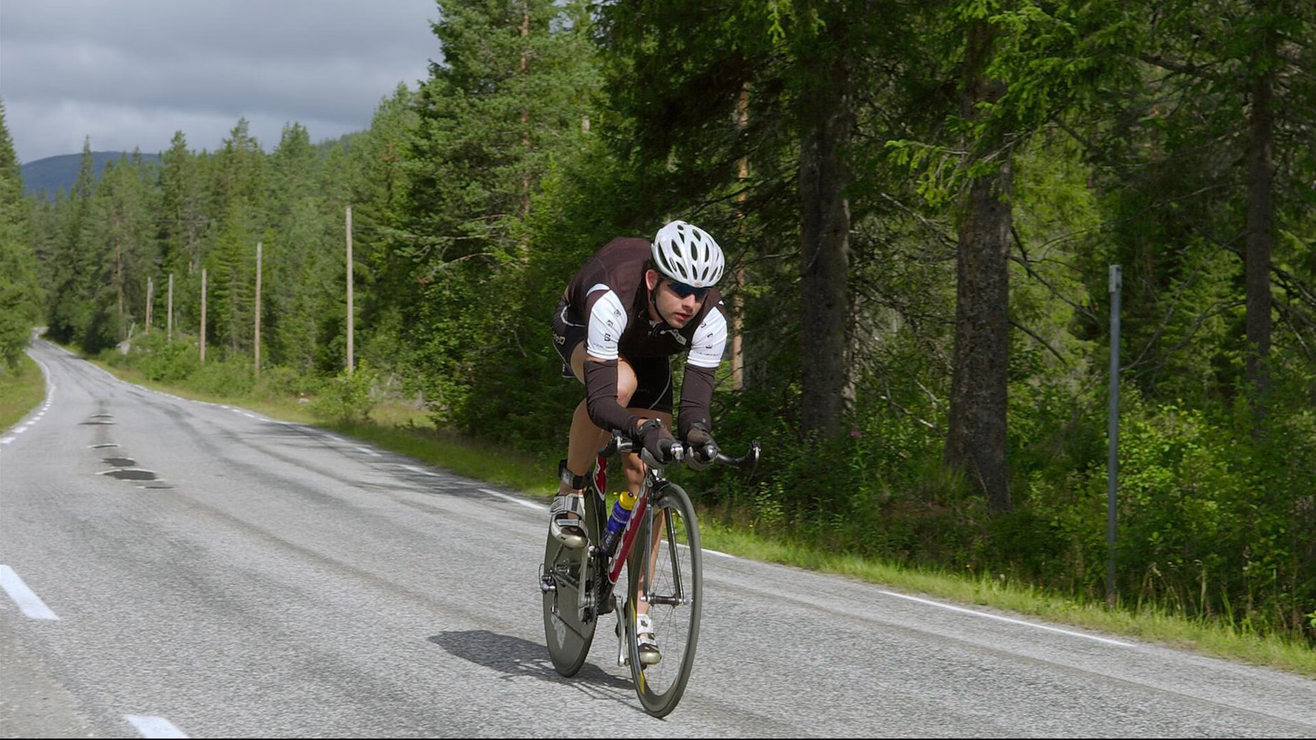 恩多比·恩乔：南非队的进攻枢纽，关键时刻的“进球机器”