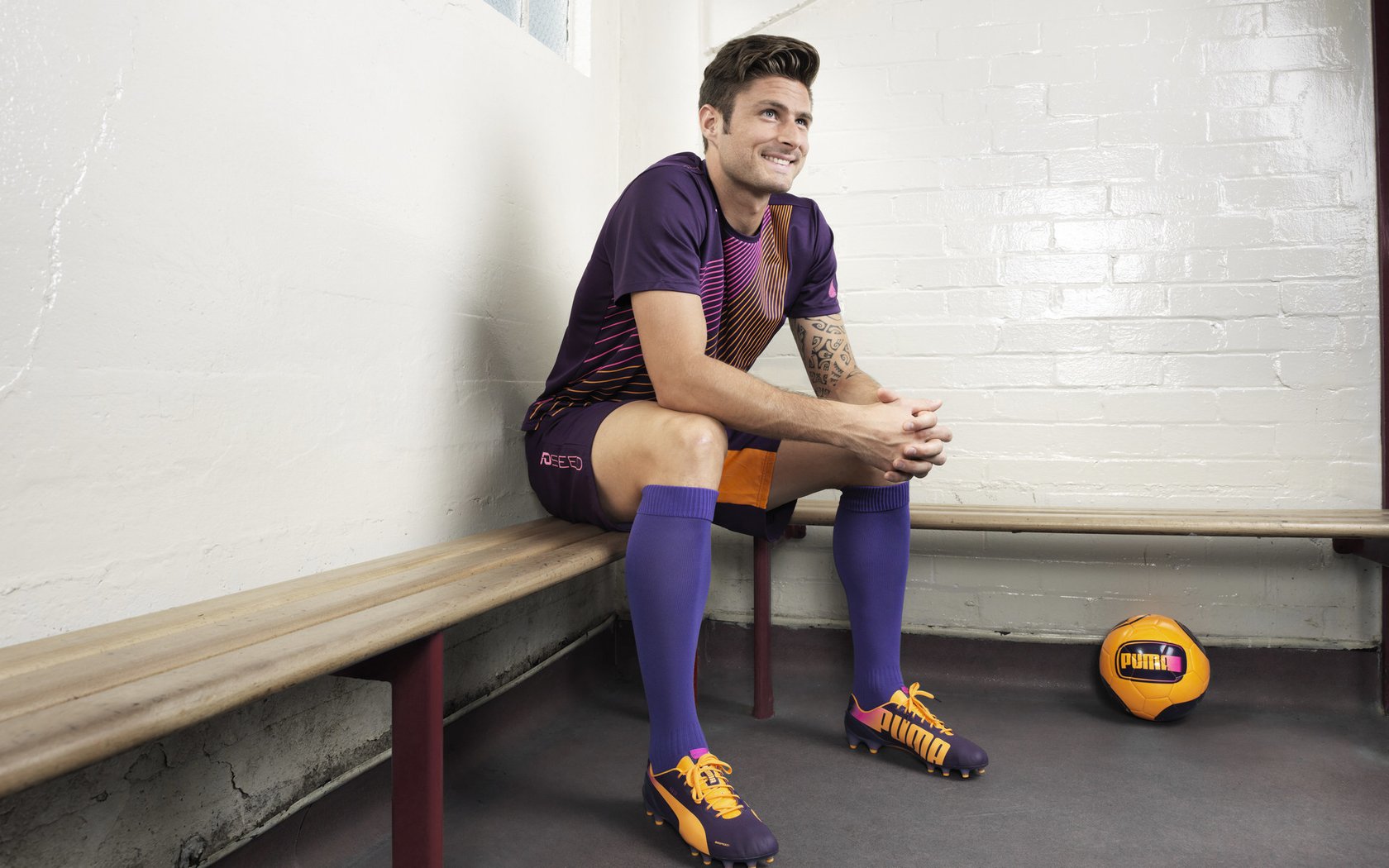 蝶泳年轻选手摩纳哥潜力无限，摩纳哥泳池