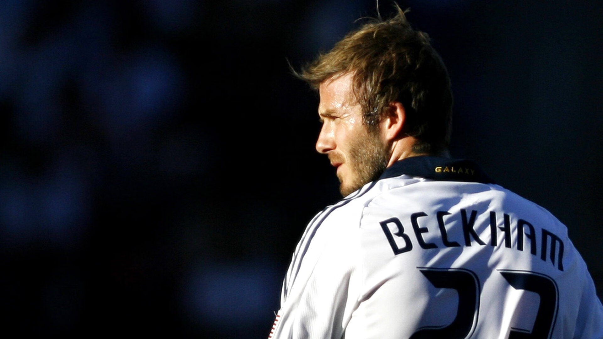 西甲俱乐部巅峰对决：攻势变幻令人惊叹，西甲争冠分析