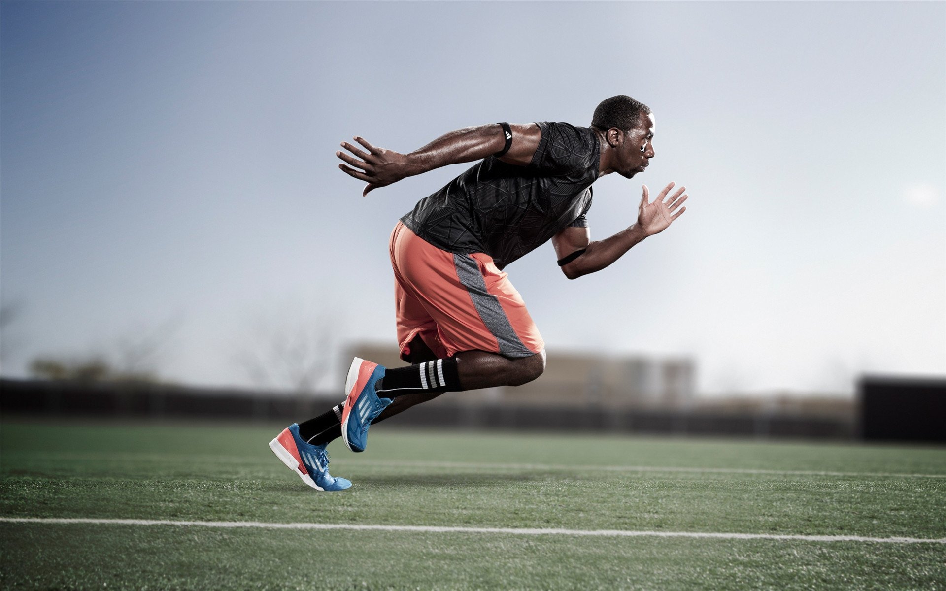 突尼斯希望主力前锋表现受限被锁死，临时党员证明